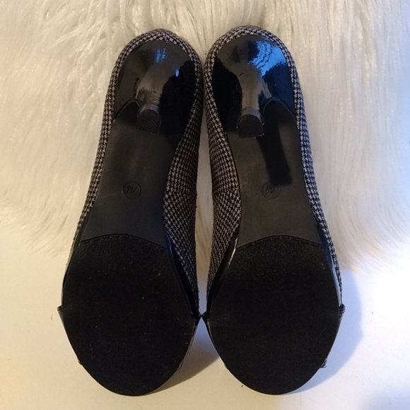 Heels - Picture 3 of 7